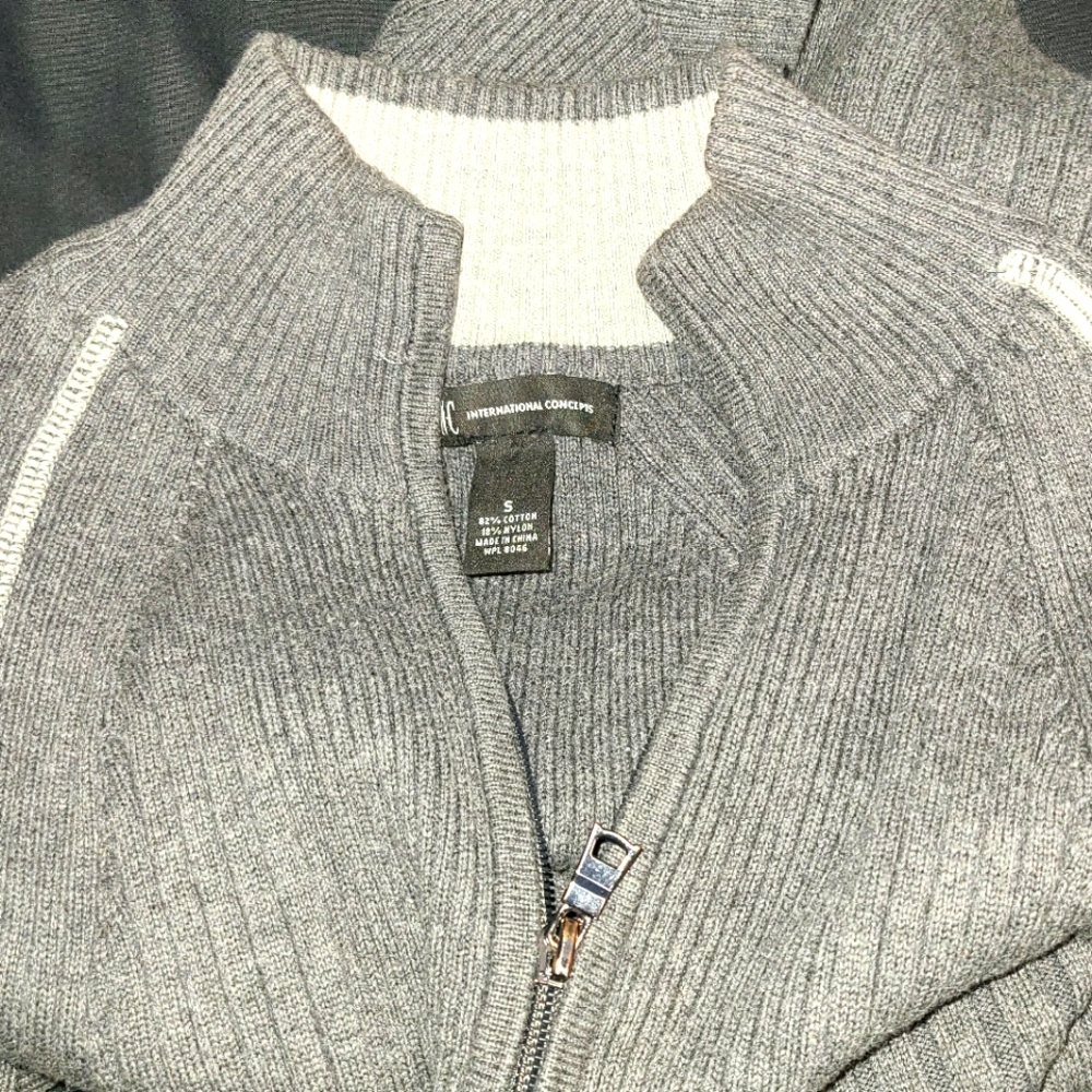 International concepts size small gray